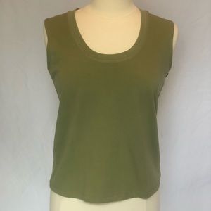 One Girl Who… Green Sleeveless Top size L
